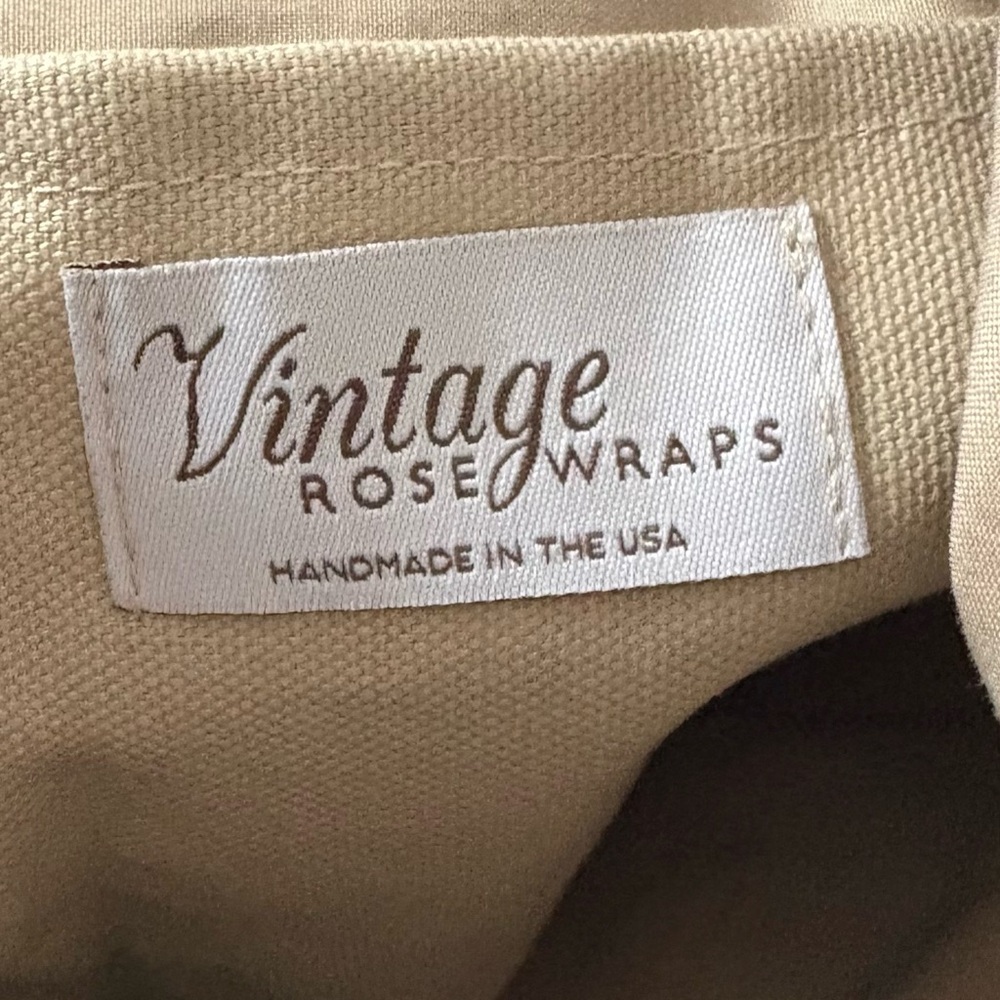 Vintage Rose Wraps Ruffle Bag - Picture 4 of 9